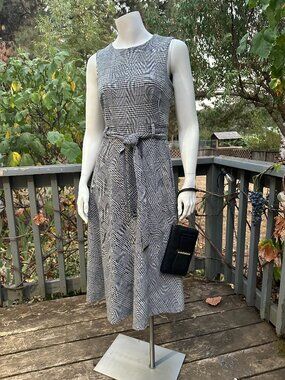 Calvin Klein • Glen Plaid Midi Dress •Timeless • Like-New • size 2 • A-1750